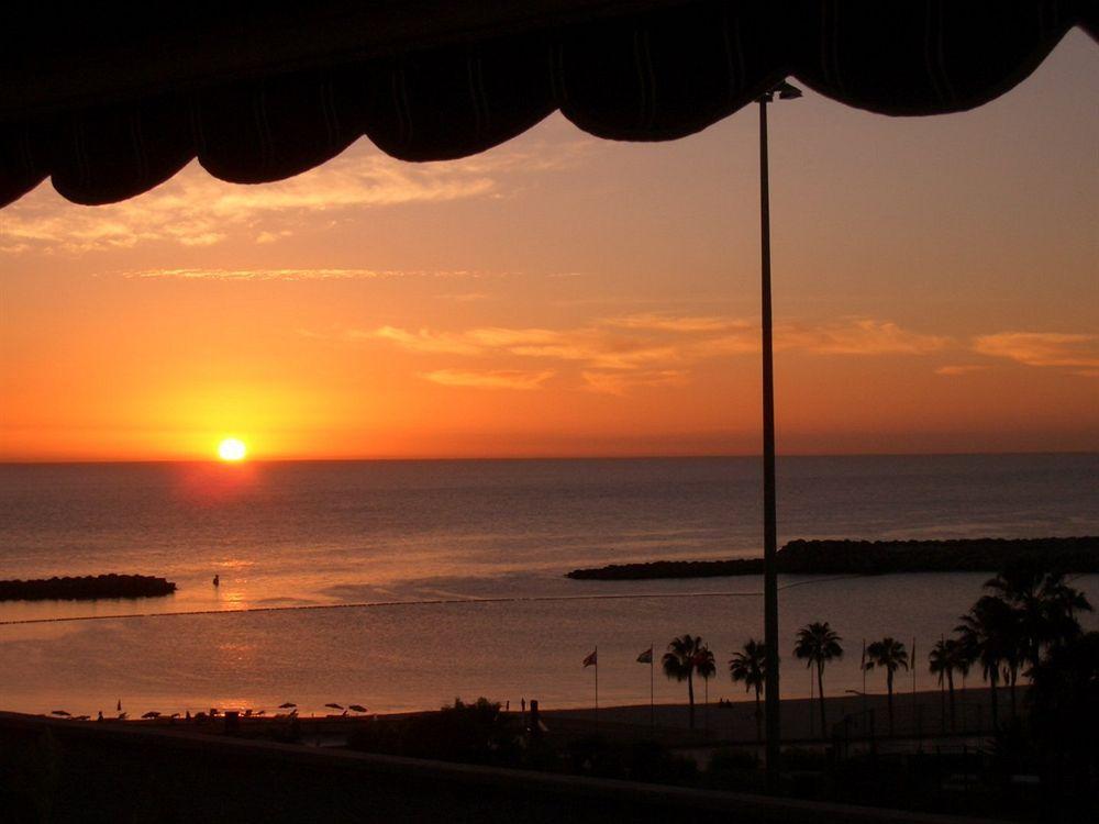 Apartamentos Amadores Beach Exterior foto