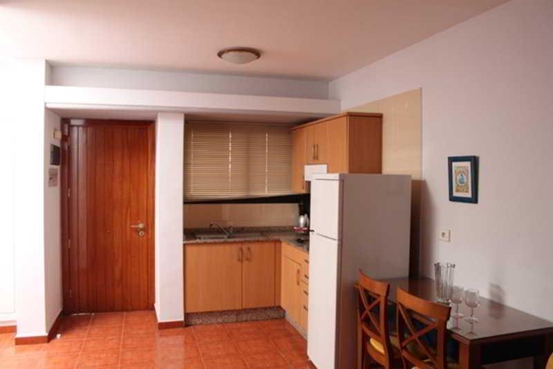Apartamentos Amadores Beach Exterior foto