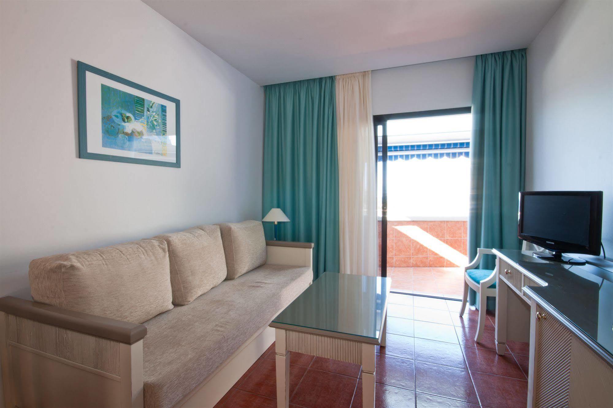 Apartamentos Amadores Beach Exterior foto