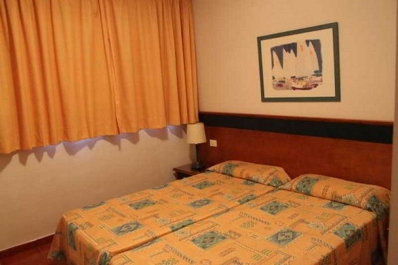 Apartamentos Amadores Beach Exterior foto